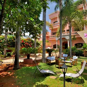 Konukevi Lhostel A **